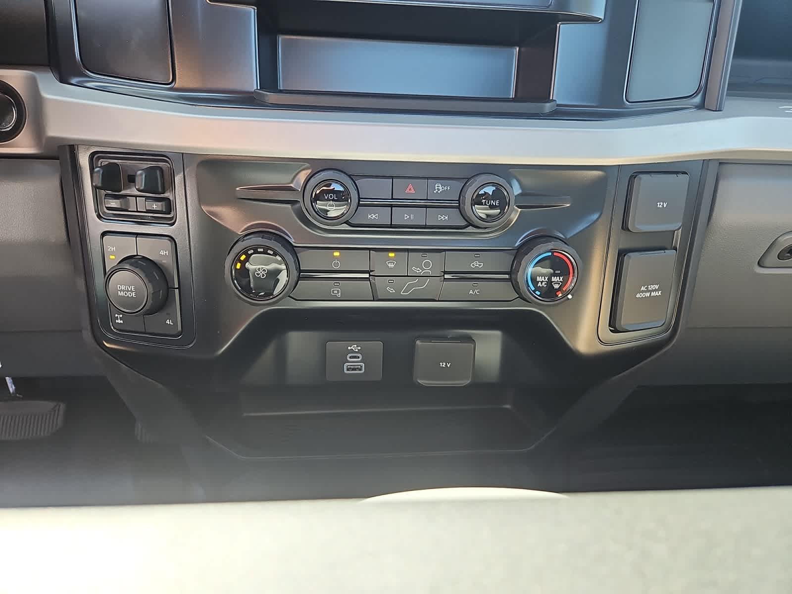 new 2025 Ford Super Duty F-350 SRW car, priced at $53,940