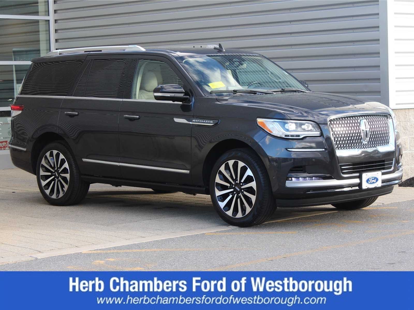 used 2022 Lincoln Navigator car, priced at $66,998