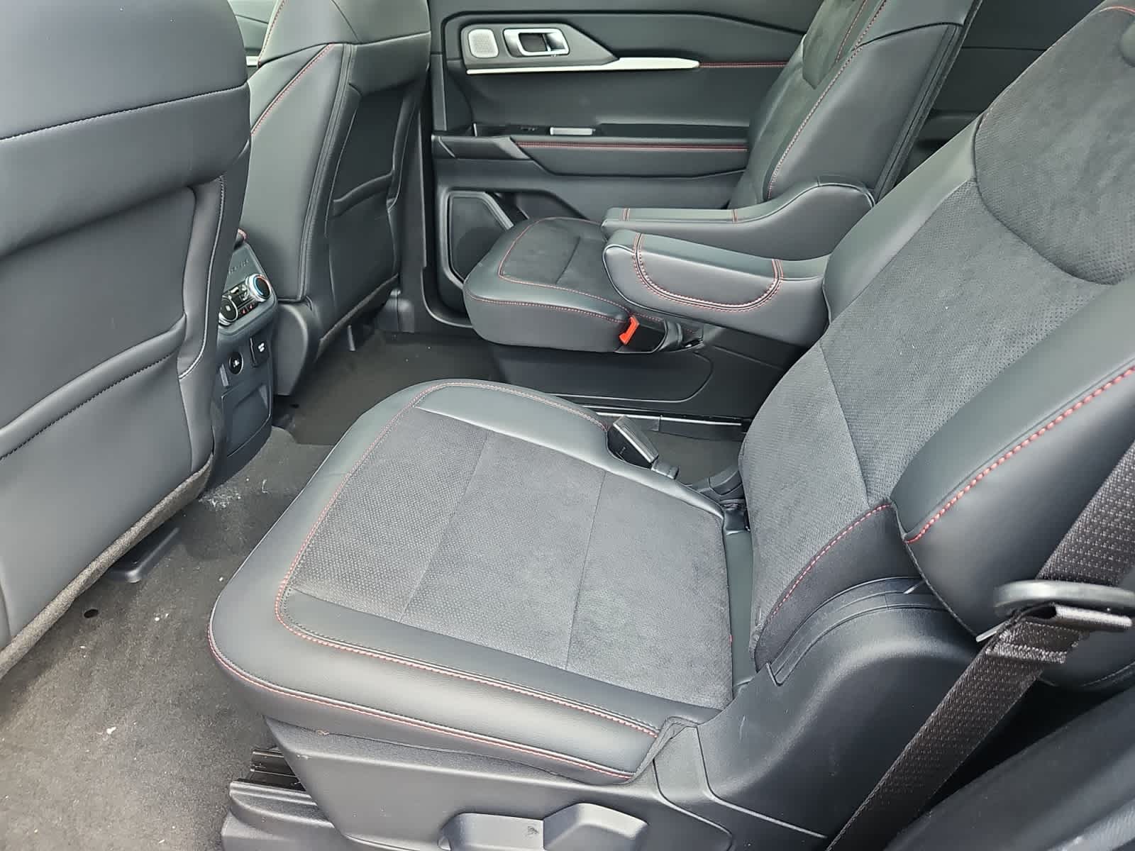 new 2025 Ford Explorer car, priced at $61,685