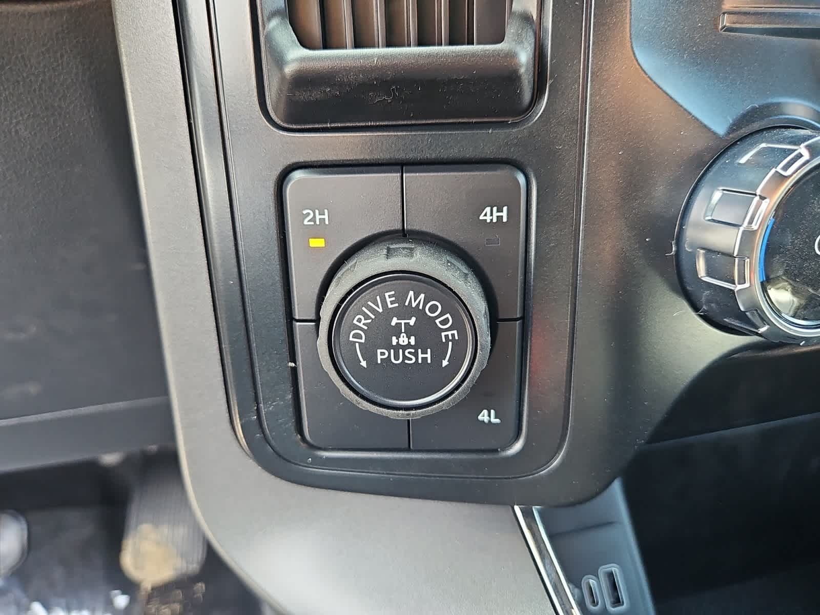 new 2025 Ford F-150 car, priced at $52,431