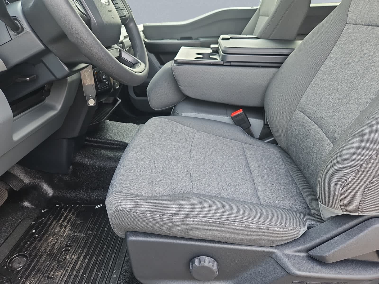 new 2025 Ford Super Duty F-350 SRW car, priced at $67,345