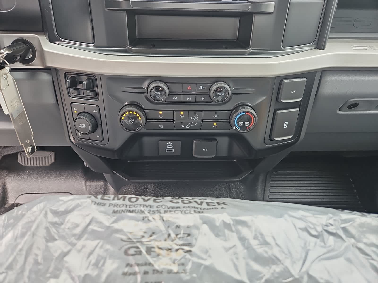 new 2025 Ford Super Duty F-350 SRW car, priced at $57,735