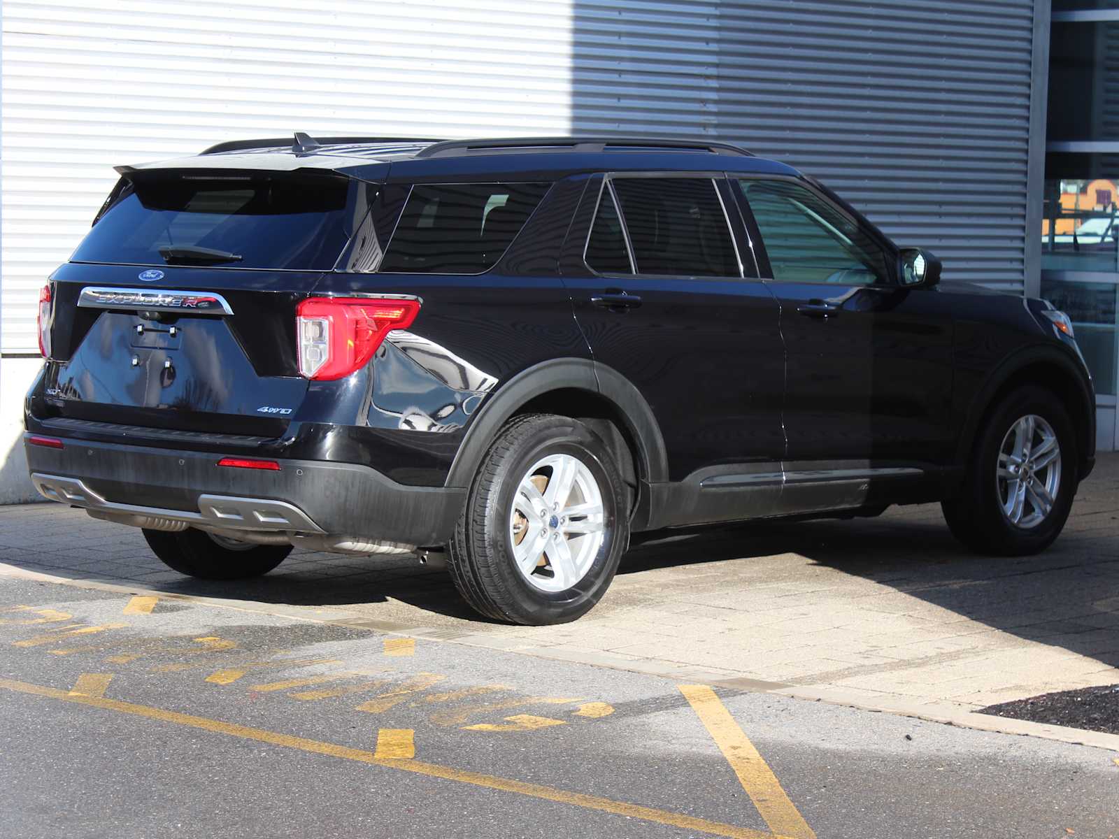 used 2021 Ford Explorer car, priced at $30,998