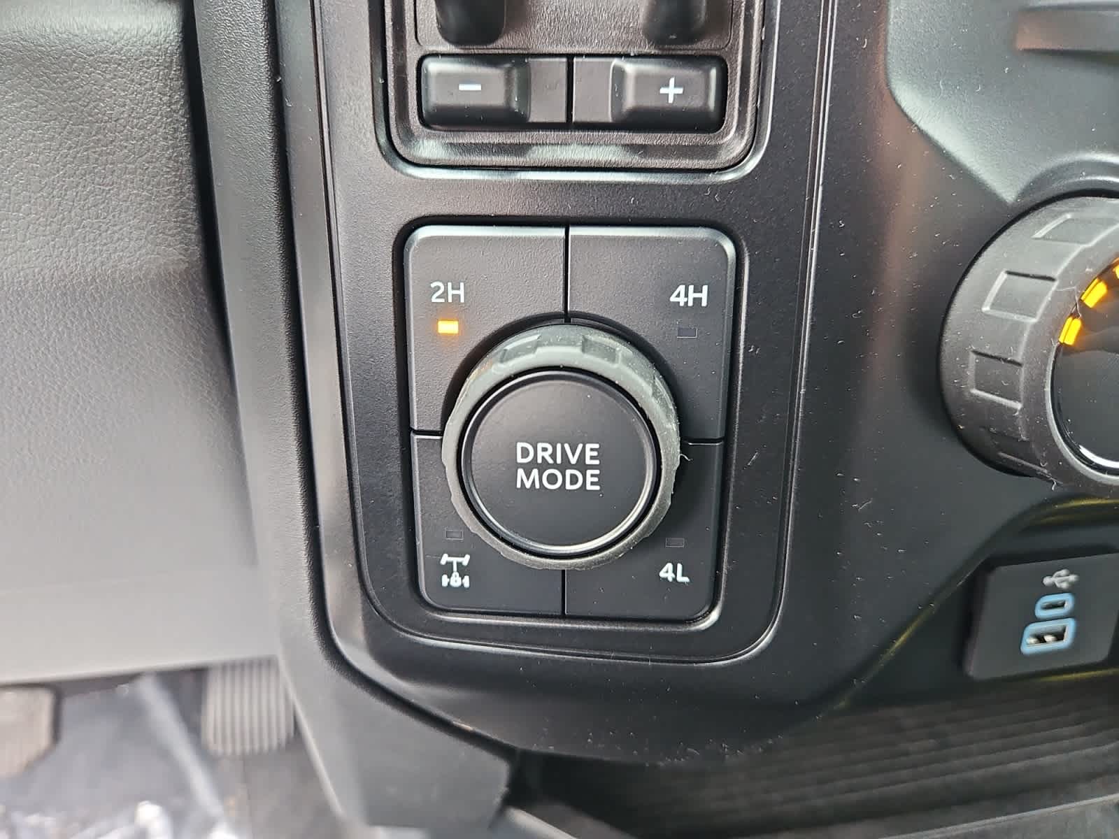 new 2025 Ford Super Duty F-350 SRW car, priced at $64,530