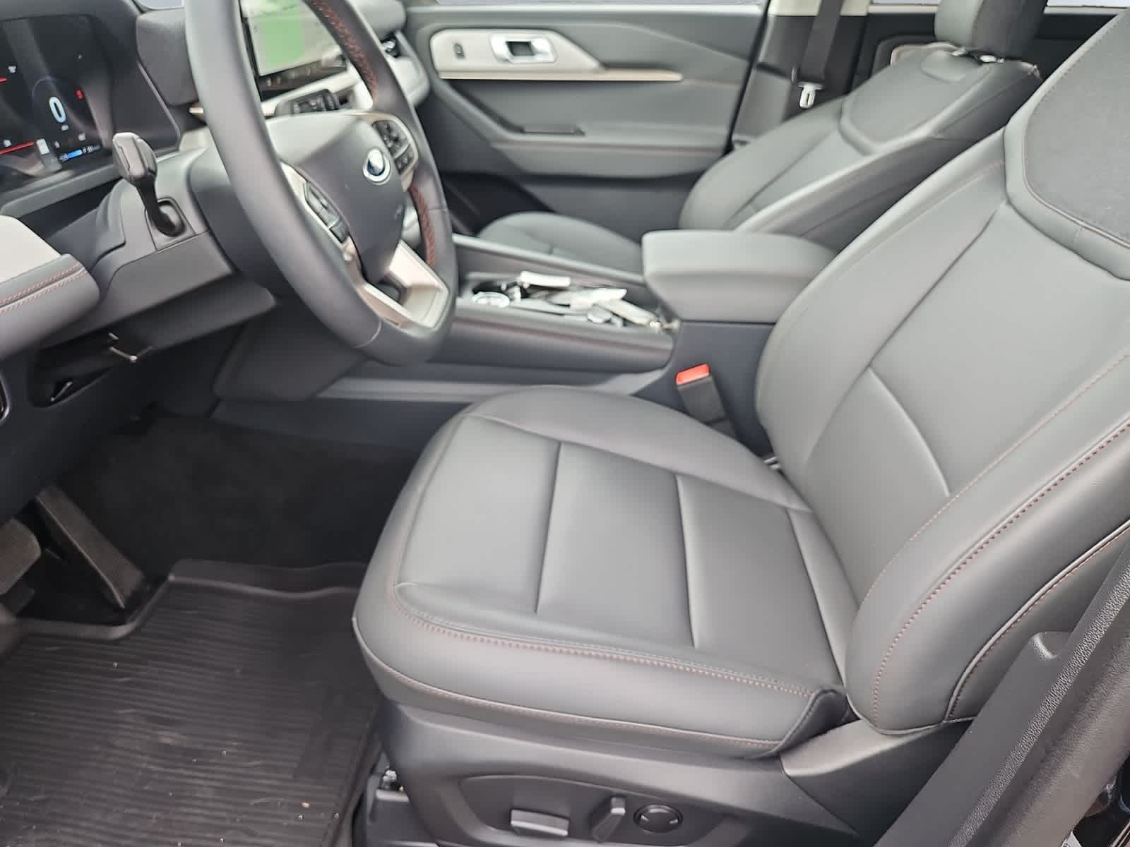 new 2025 Ford Explorer car, priced at $50,060