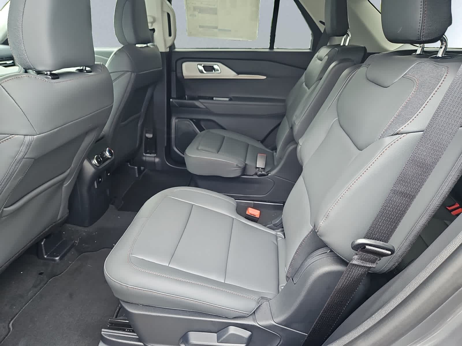 new 2025 Ford Explorer car, priced at $48,185