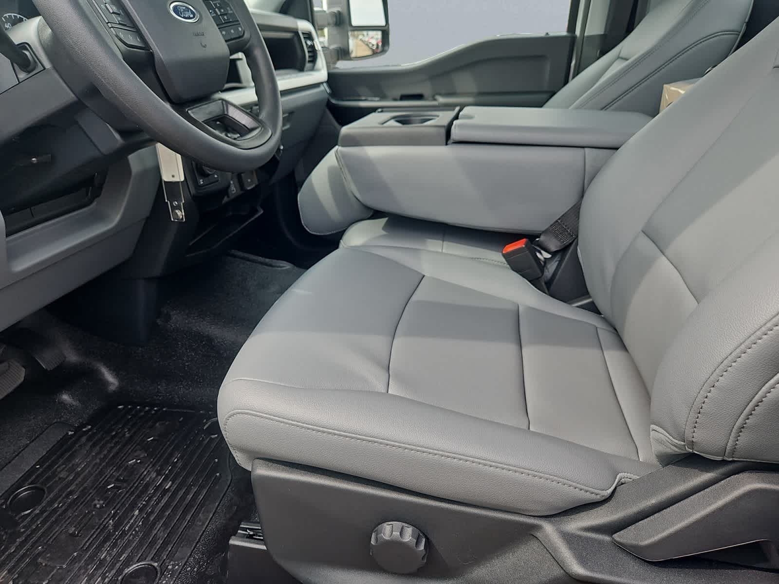 new 2025 Ford Super Duty F-350 SRW car, priced at $53,700
