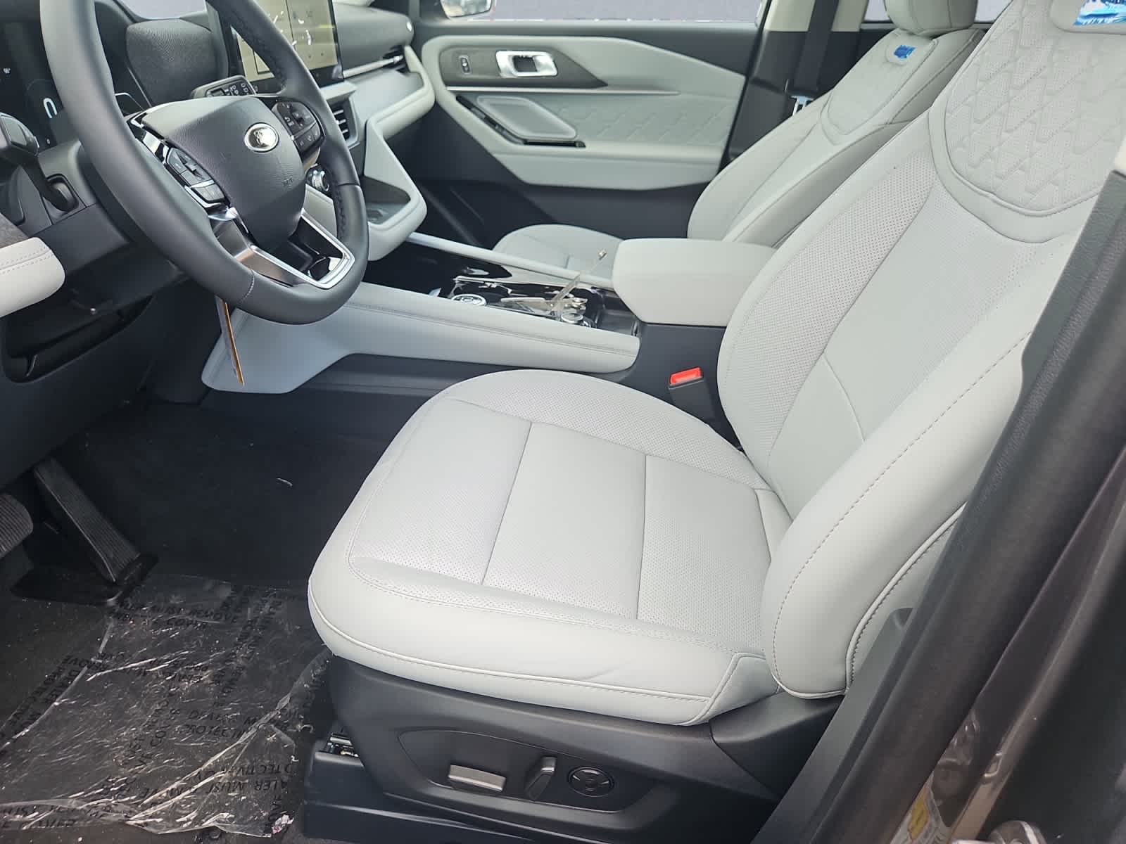 new 2025 Ford Explorer car, priced at $58,860