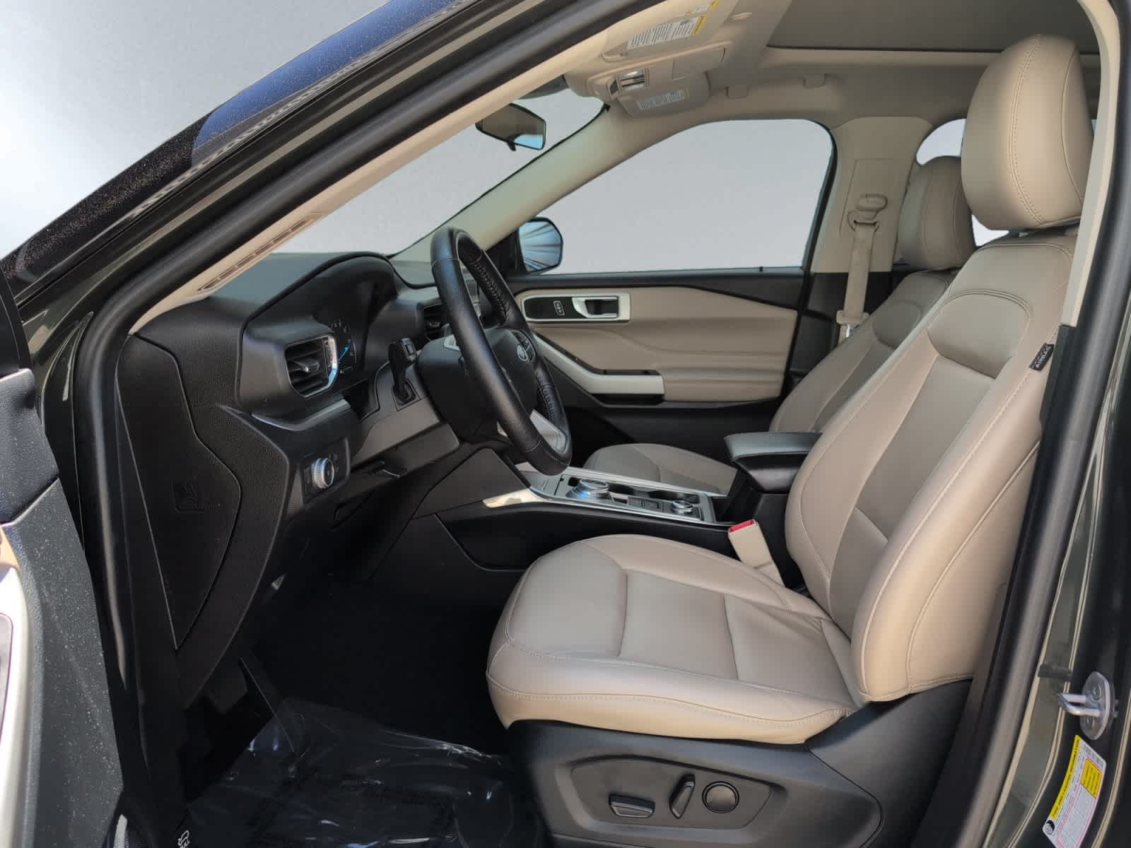 used 2022 Ford Explorer car, priced at $33,998
