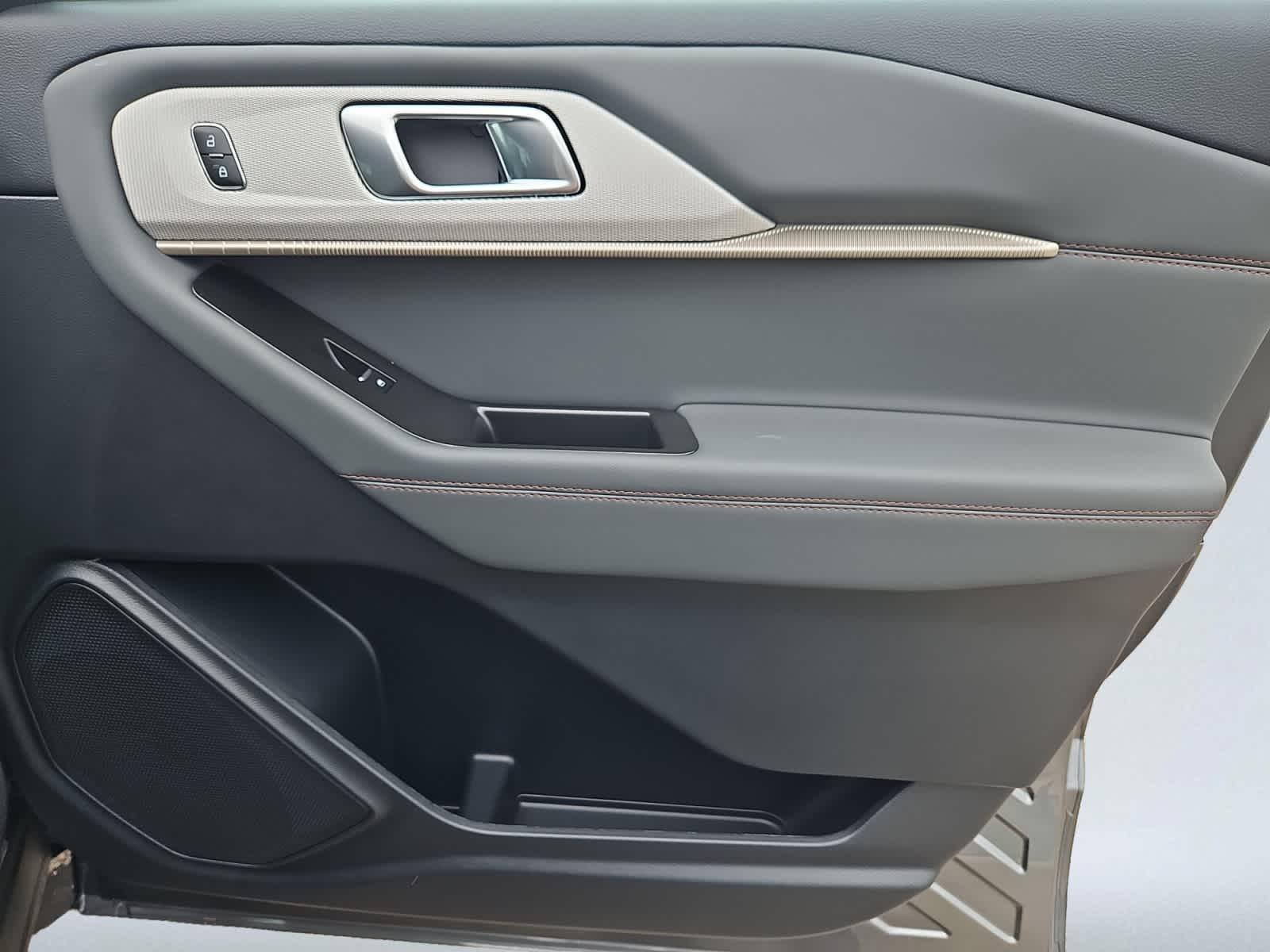 new 2025 Ford Explorer car, priced at $48,185