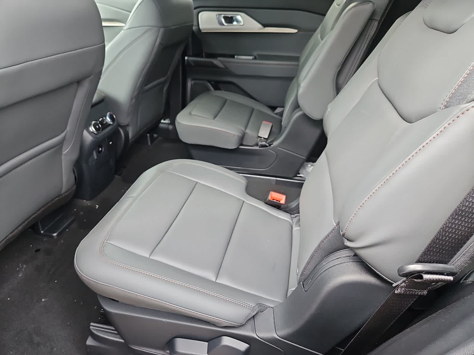 new 2025 Ford Explorer car, priced at $46,348