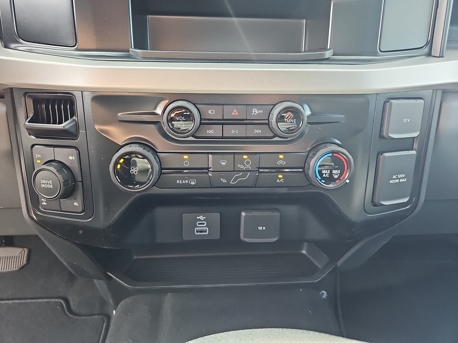 new 2025 Ford Super Duty F-350 SRW car, priced at $62,630