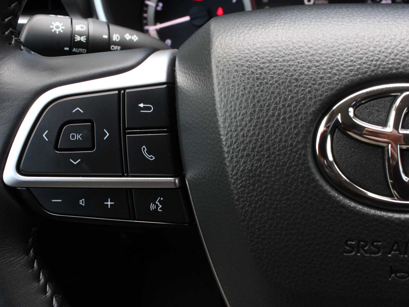 used 2024 Toyota Highlander car, priced at $44,998