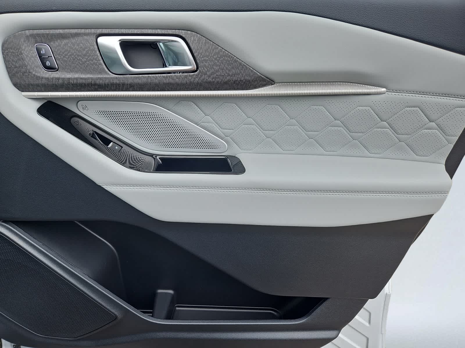 new 2025 Ford Explorer car, priced at $60,510