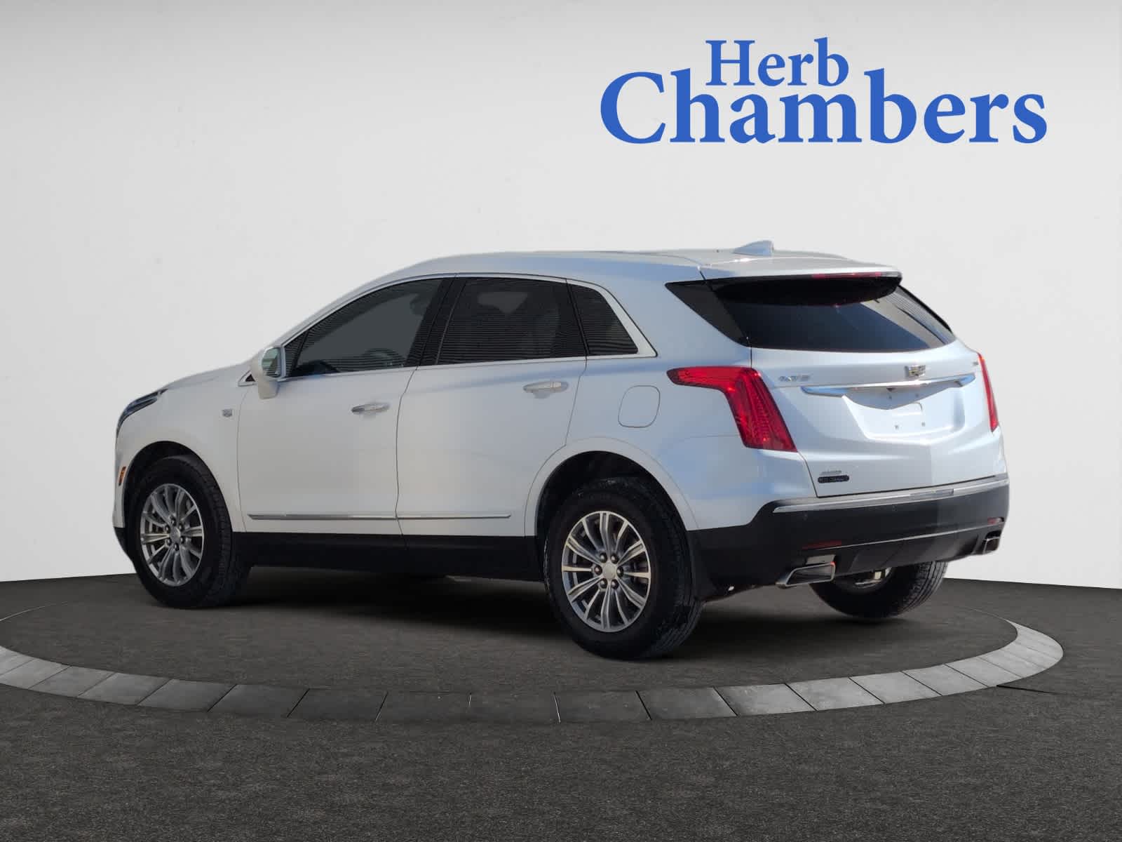 used 2018 Cadillac XT5 car, priced at $20,998