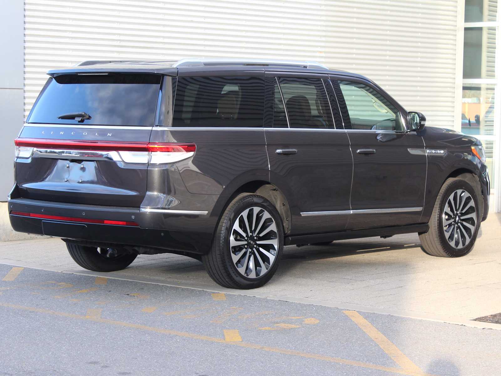 used 2022 Lincoln Navigator car, priced at $66,998