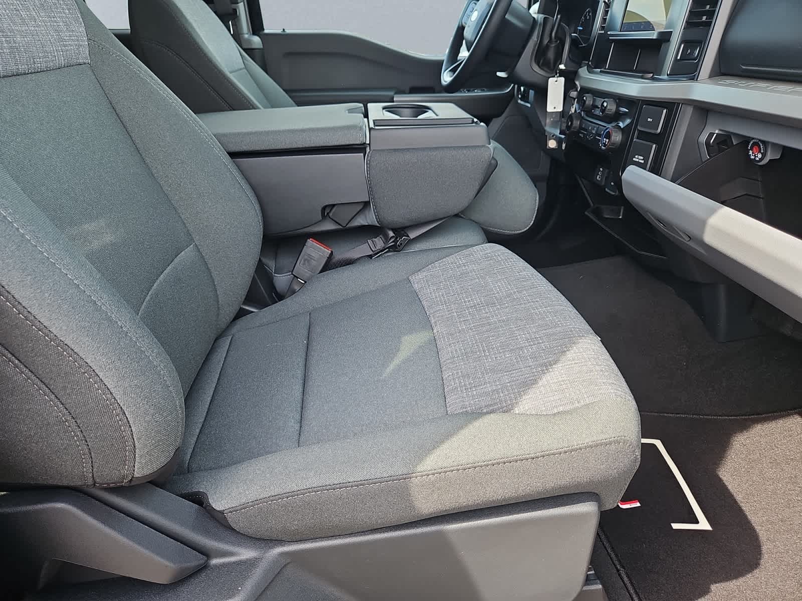 new 2025 Ford Super Duty F-350 SRW car, priced at $61,205