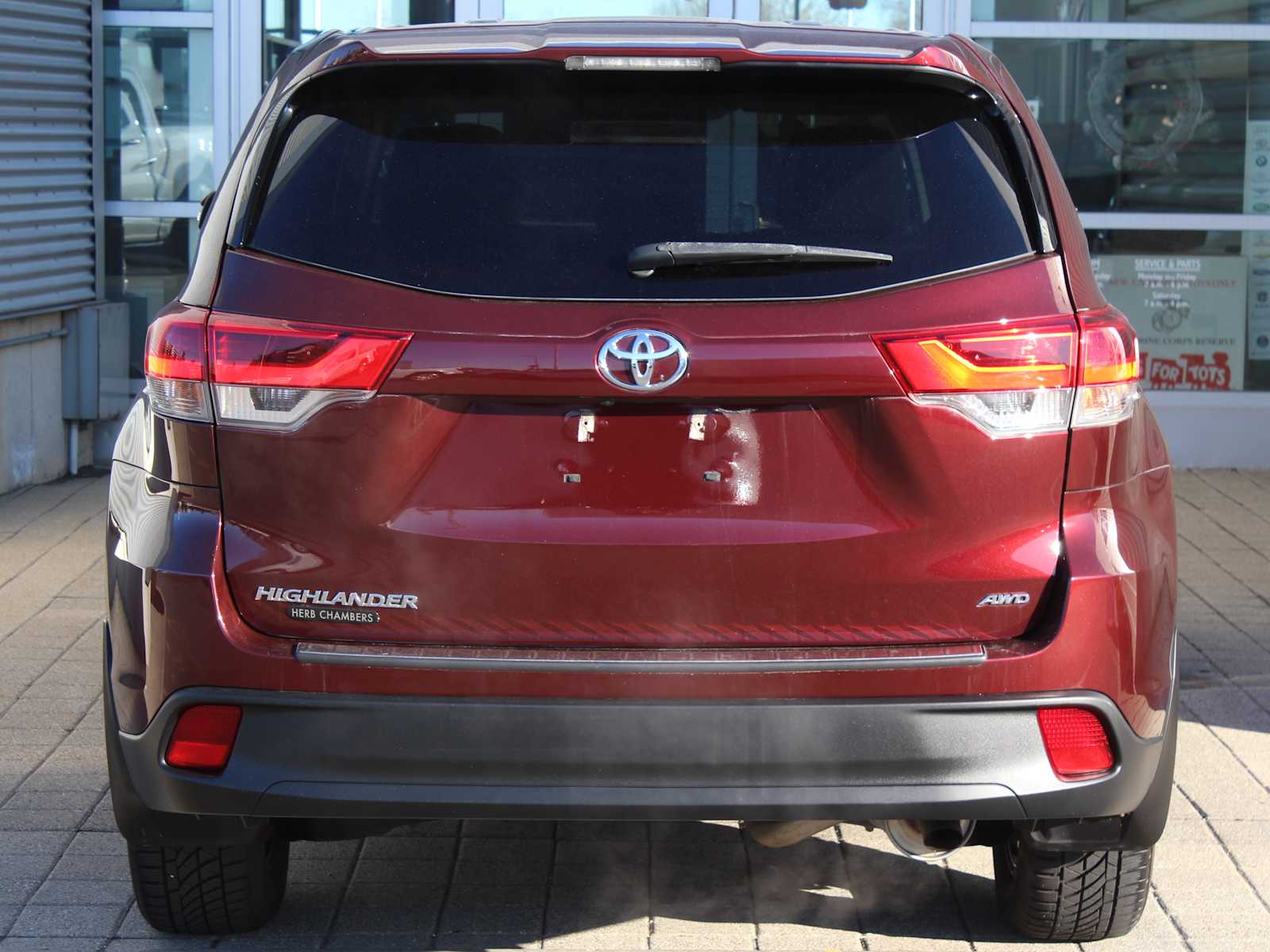 used 2019 Toyota Highlander car, priced at $26,998