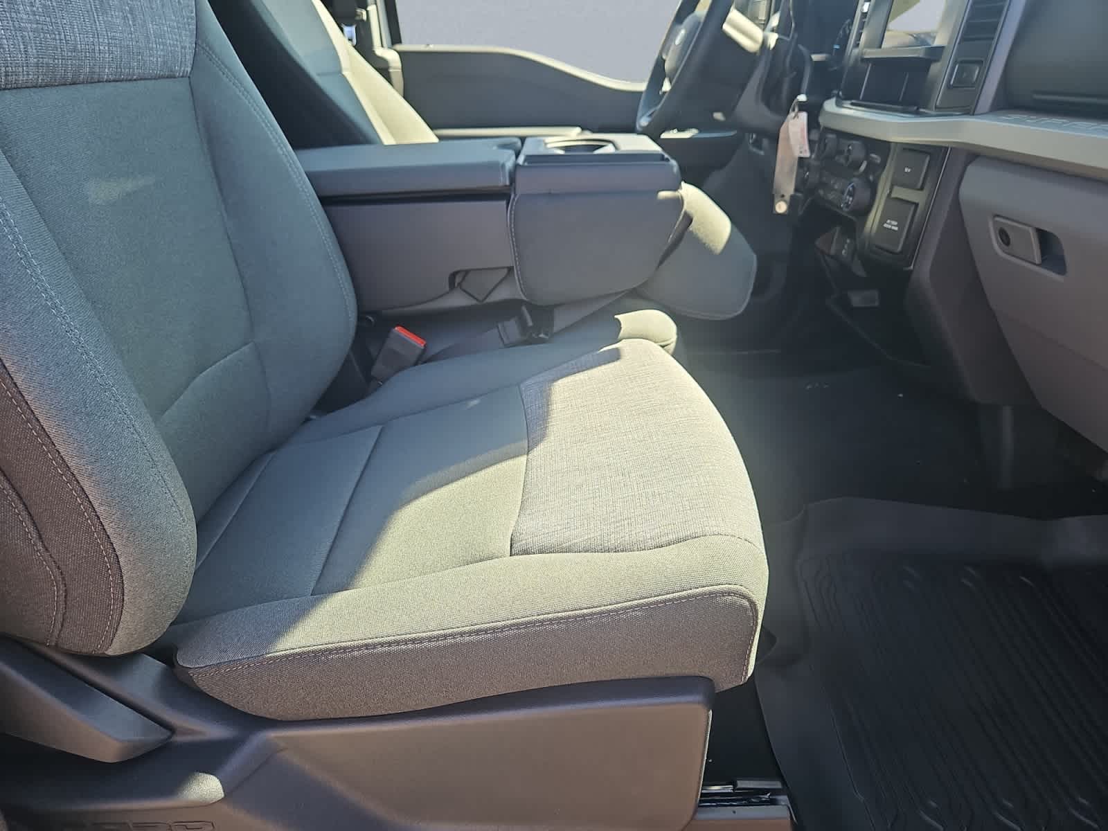 new 2025 Ford Super Duty F-350 SRW car, priced at $60,385