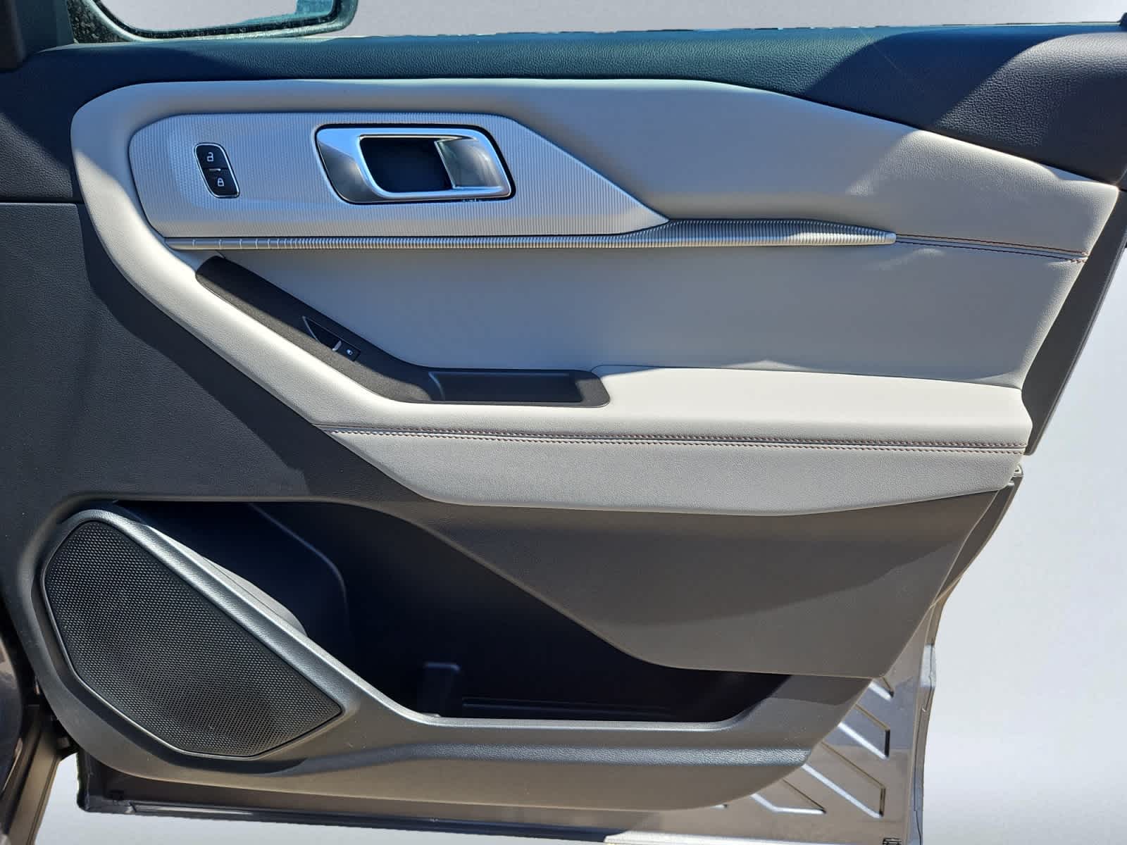 new 2025 Ford Explorer car, priced at $44,703