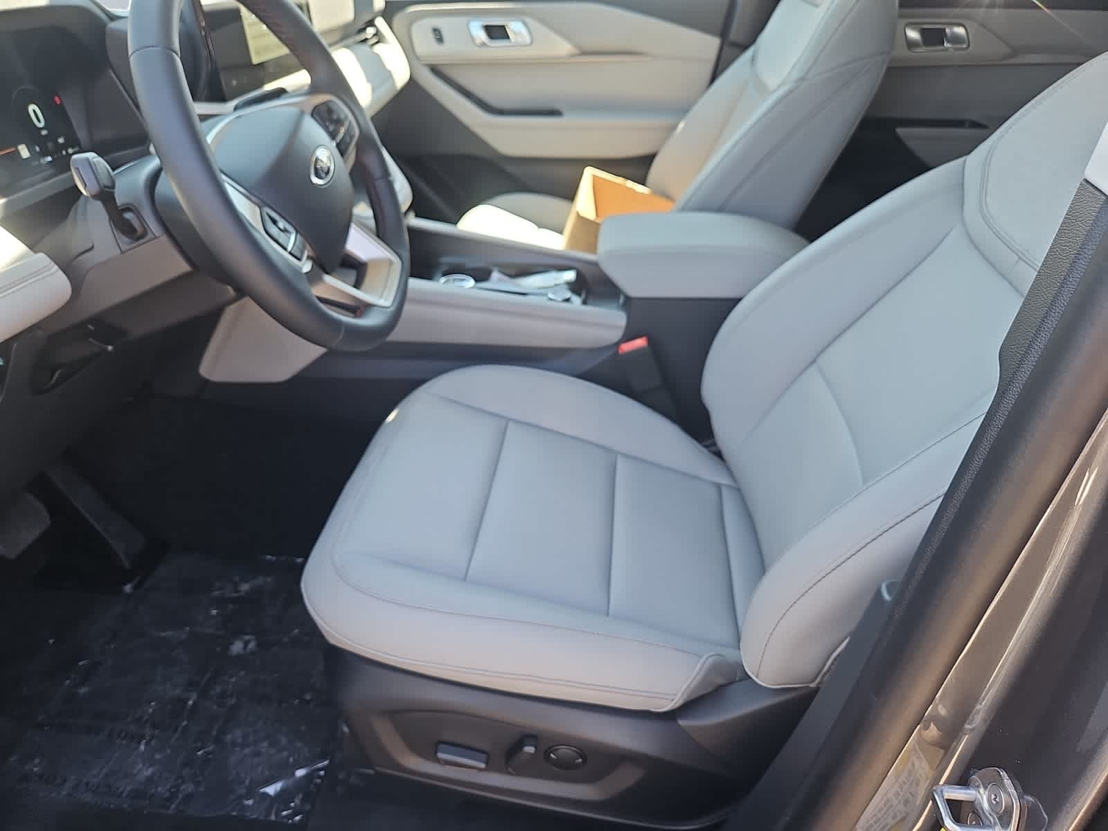 new 2025 Ford Explorer car, priced at $44,703