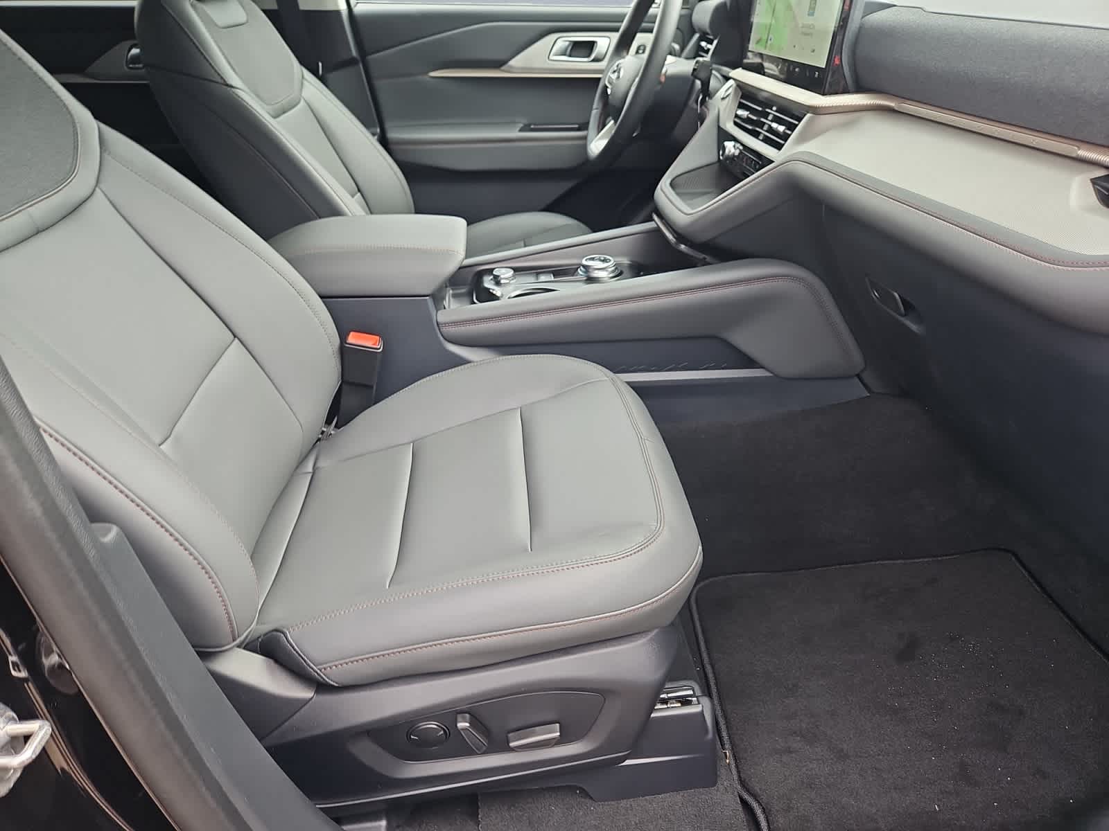 new 2025 Ford Explorer car, priced at $48,185
