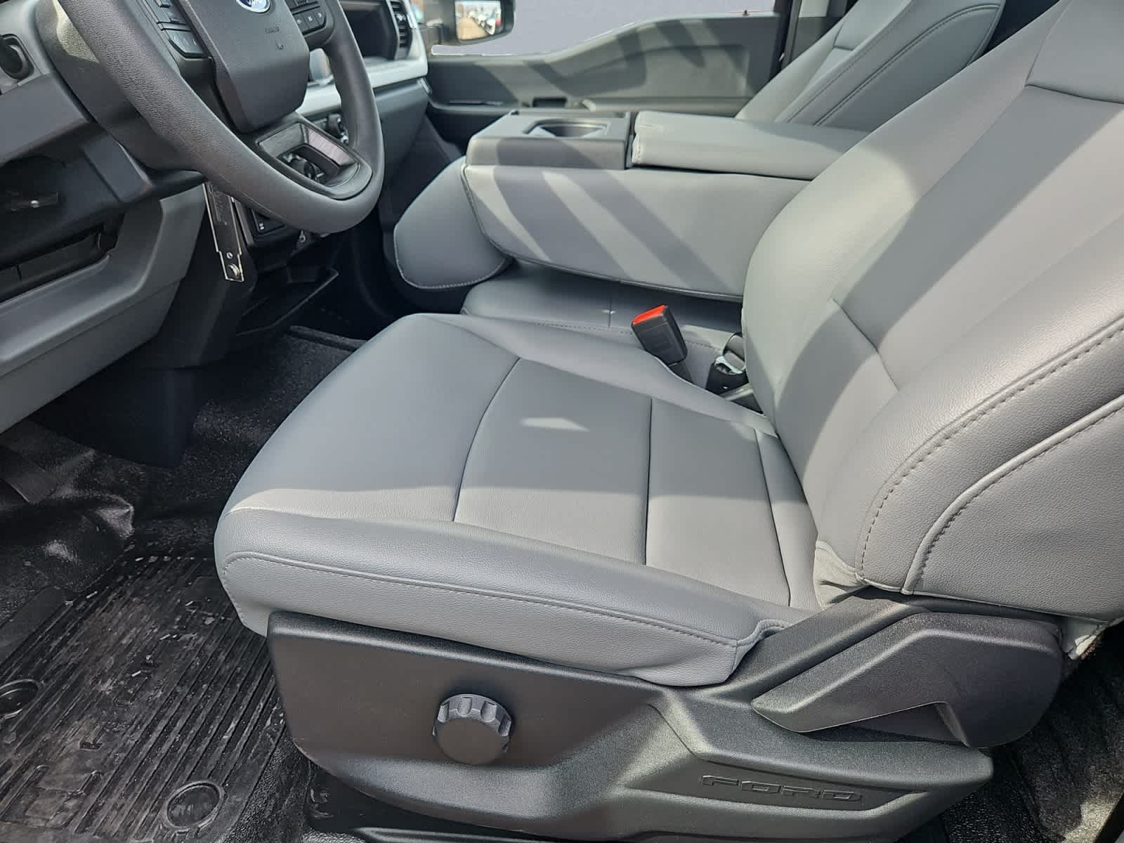 new 2025 Ford Super Duty F-350 SRW car, priced at $54,555