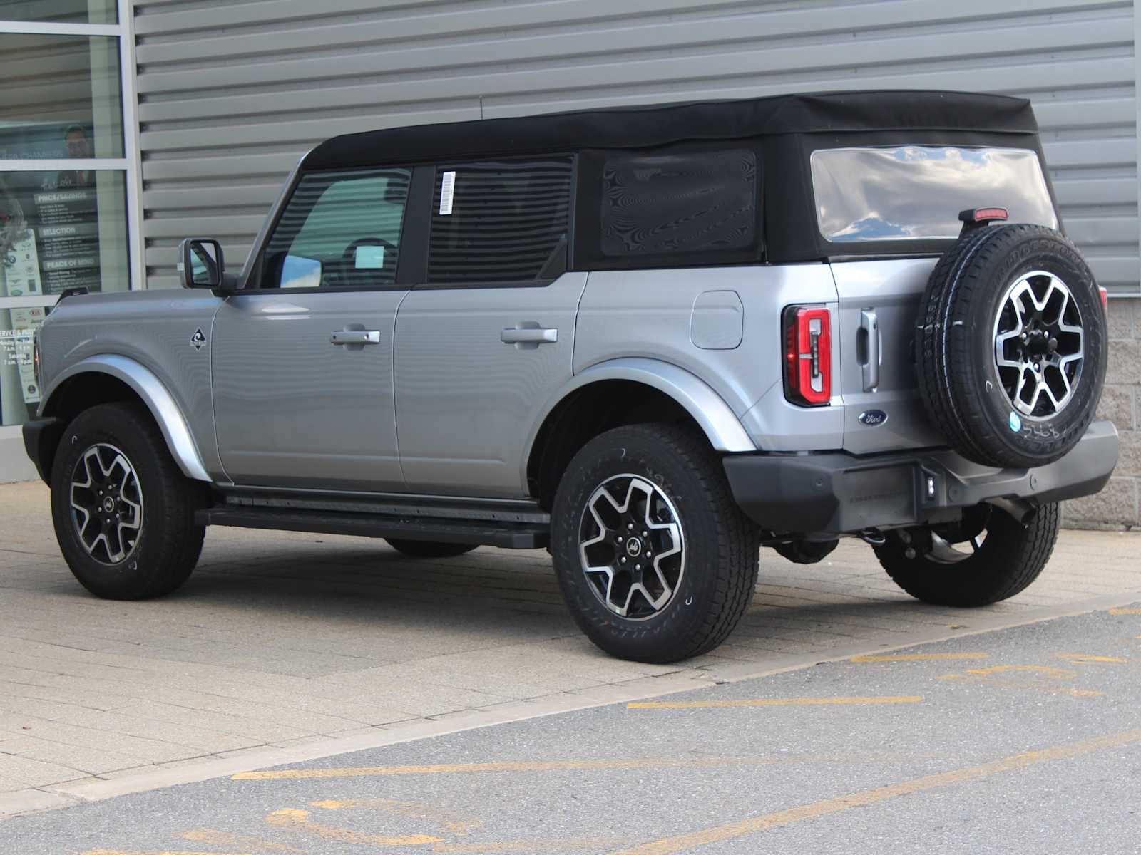 new 2024 Ford Bronco car, priced at $52,620