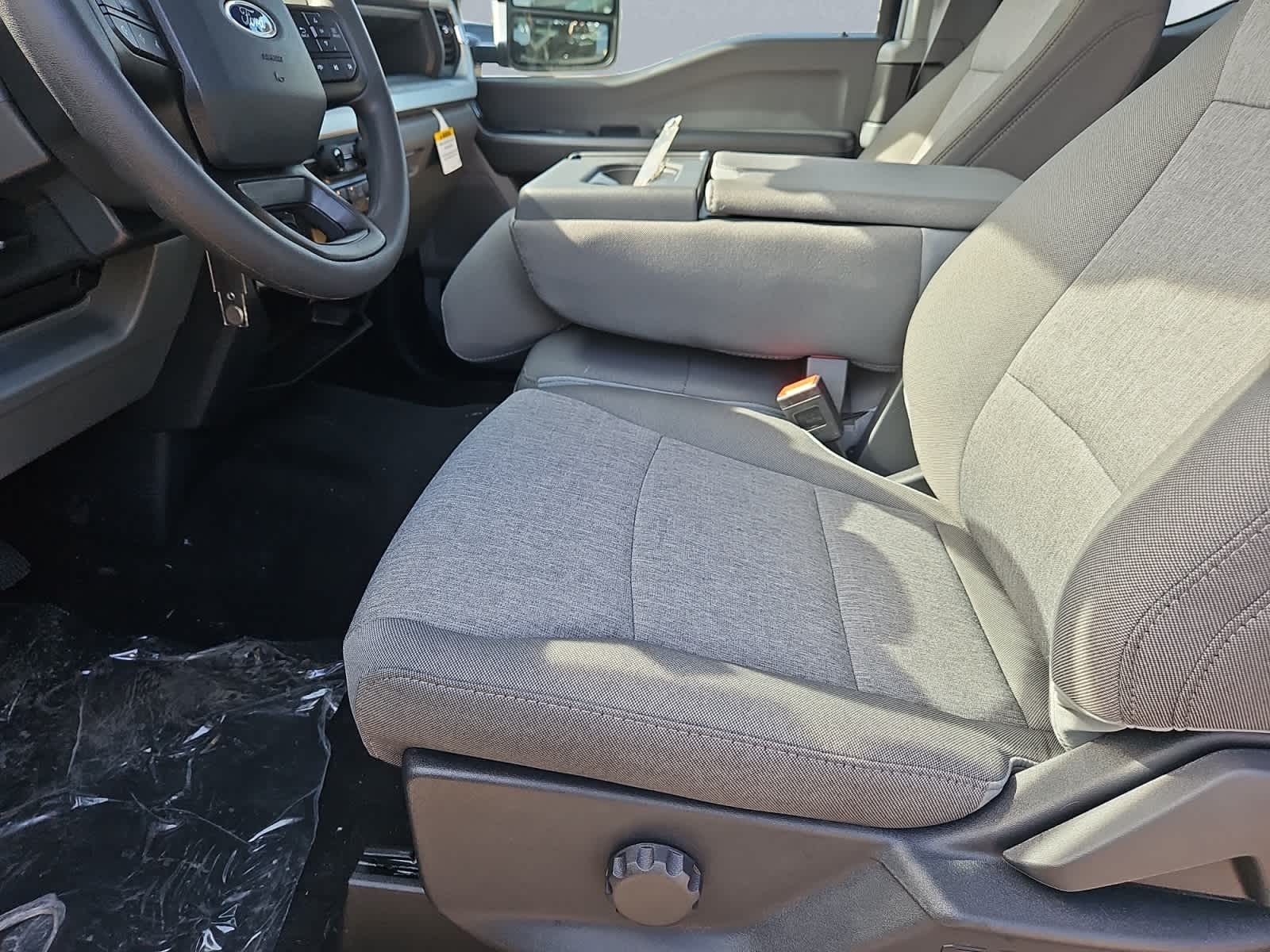 new 2025 Ford Super Duty F-350 SRW car, priced at $59,645