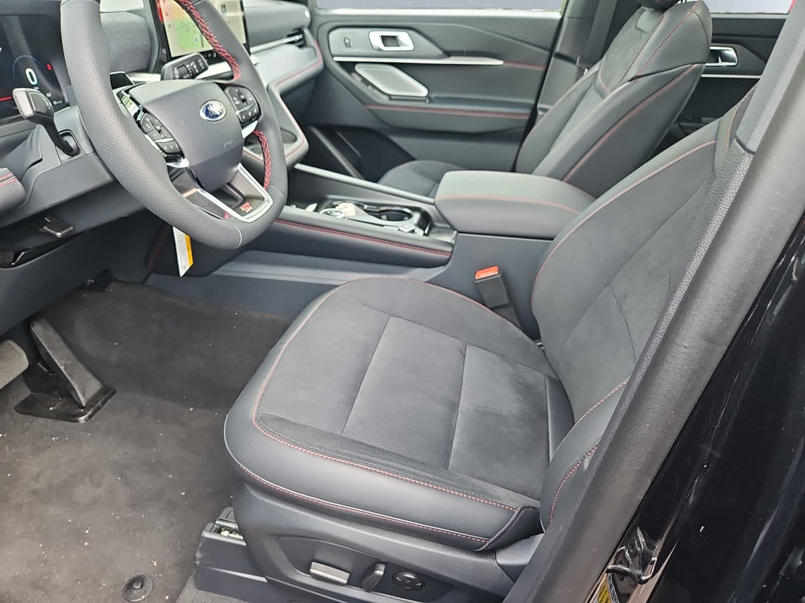 new 2025 Ford Explorer car, priced at $61,685