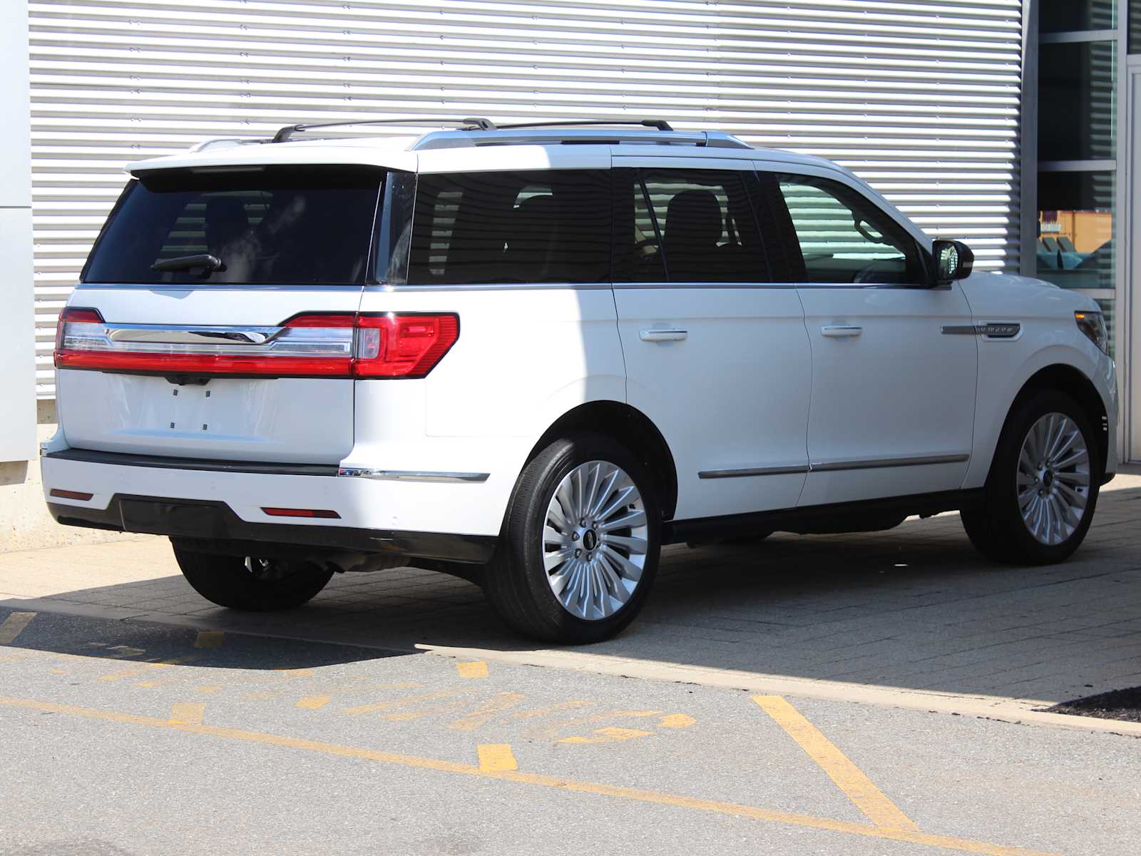 used 2021 Lincoln Navigator car, priced at $50,998