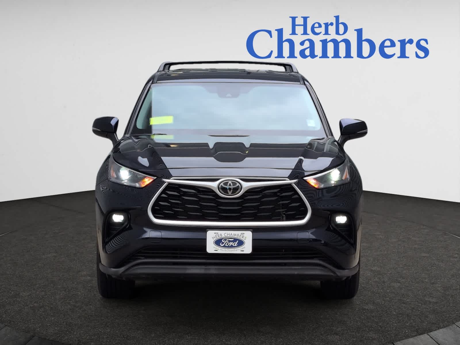 used 2021 Toyota Highlander car, priced at $30,998