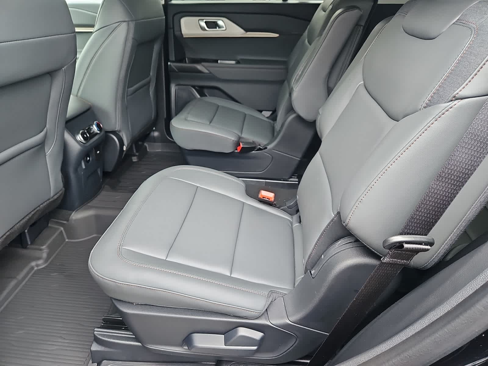 new 2025 Ford Explorer car, priced at $50,440