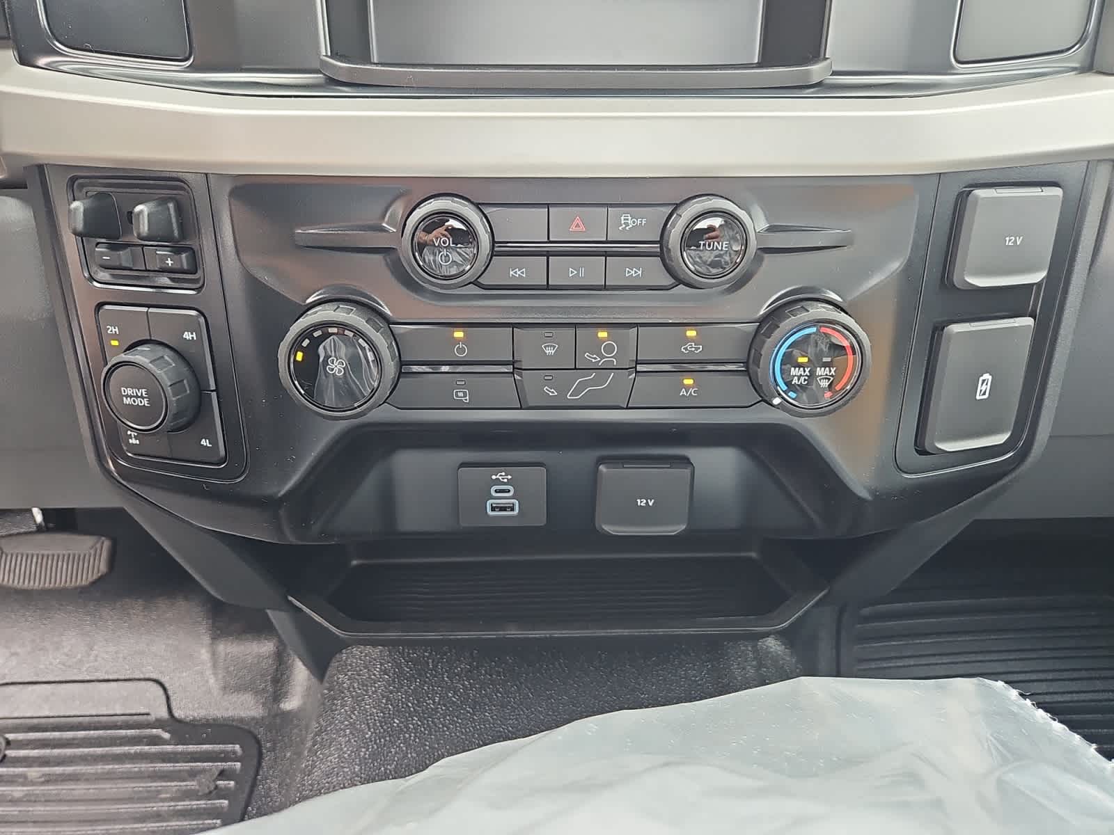 new 2025 Ford Super Duty F-350 SRW car, priced at $54,360
