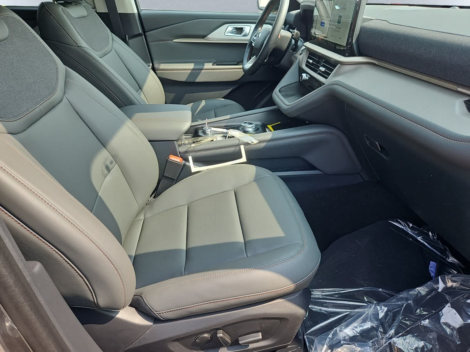 new 2025 Ford Explorer car, priced at $49,880