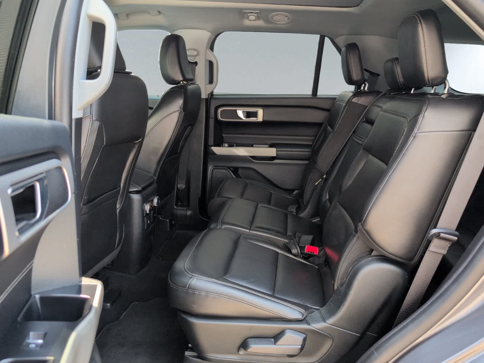 used 2022 Ford Explorer car, priced at $31,998