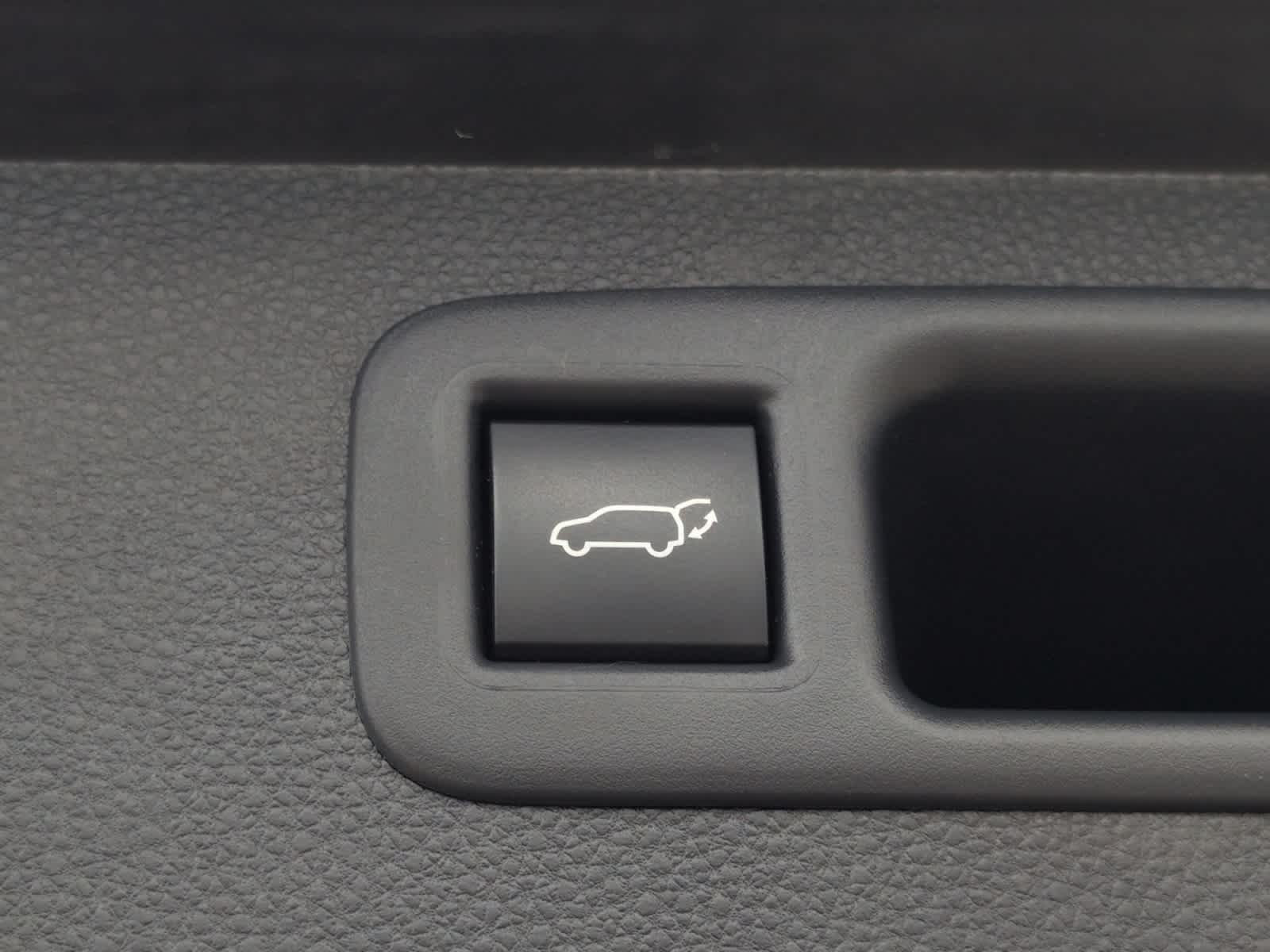 used 2021 Toyota Highlander car, priced at $30,998