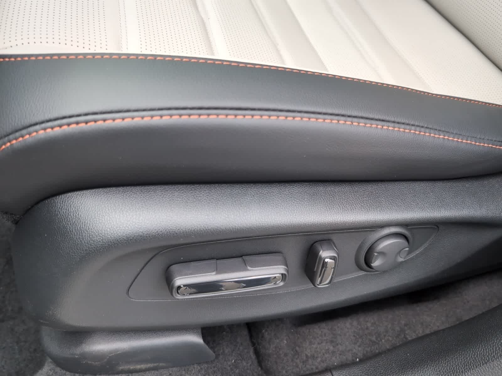 new 2025 Honda CR-V Hybrid car, priced at $42,950