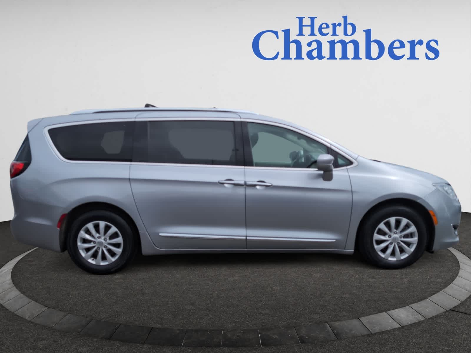 used 2019 Chrysler Pacifica car, priced at $20,998
