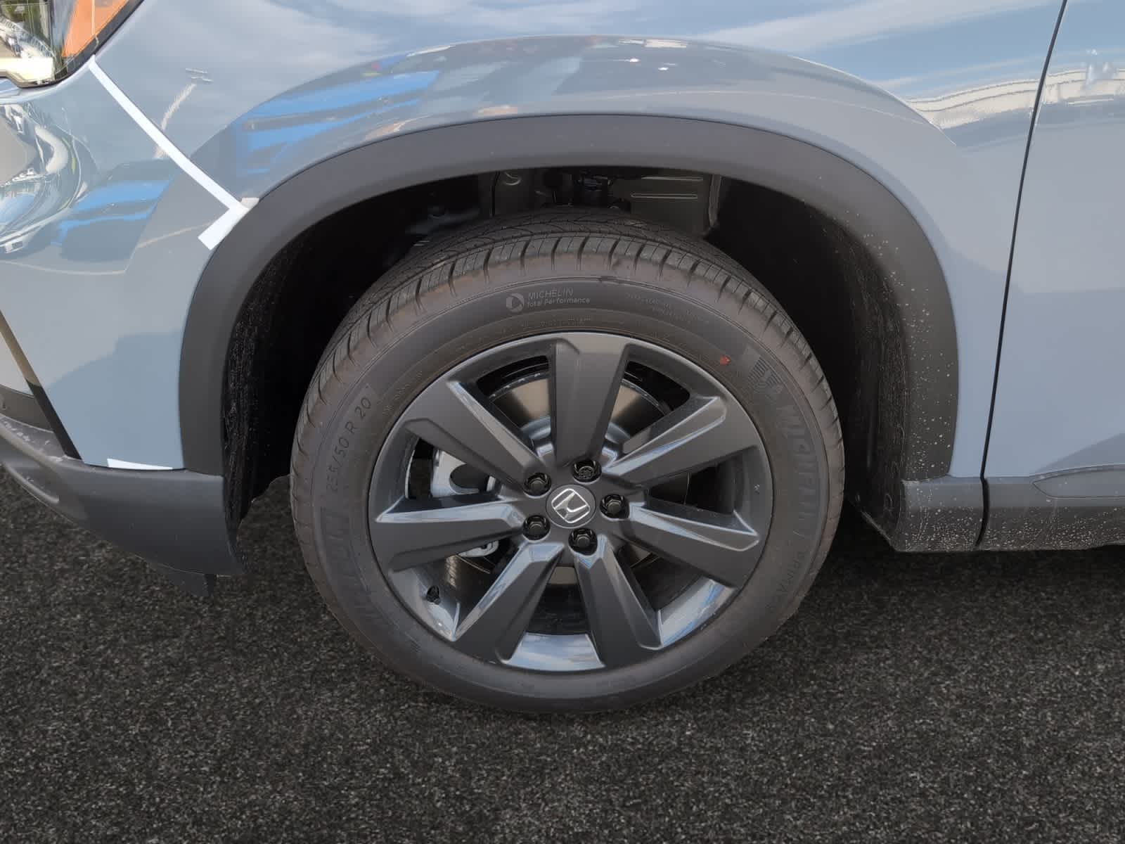 new 2025 Honda Pilot car, priced at $44,205