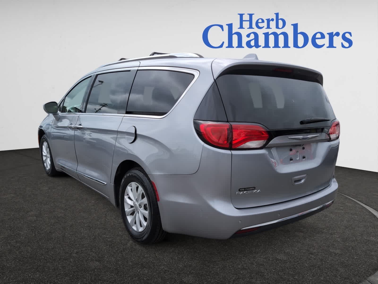 used 2019 Chrysler Pacifica car, priced at $20,998