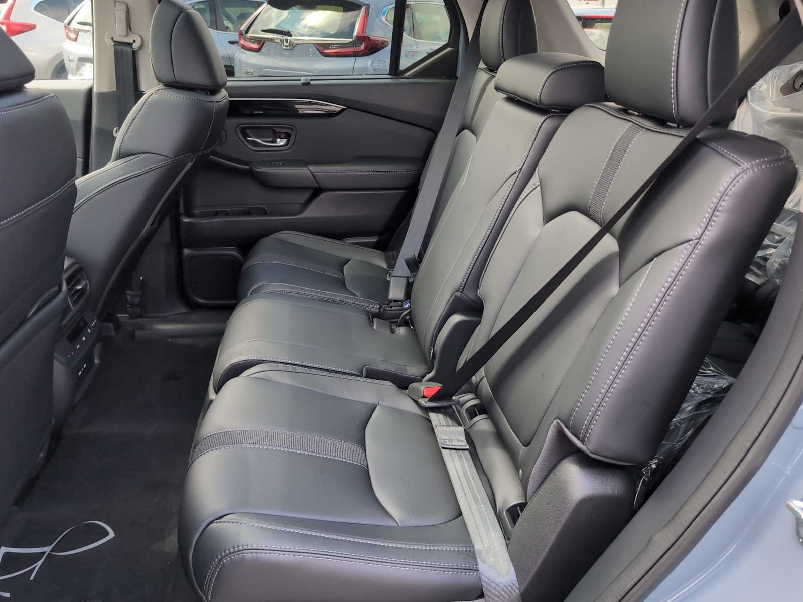 new 2025 Honda Pilot car, priced at $53,405