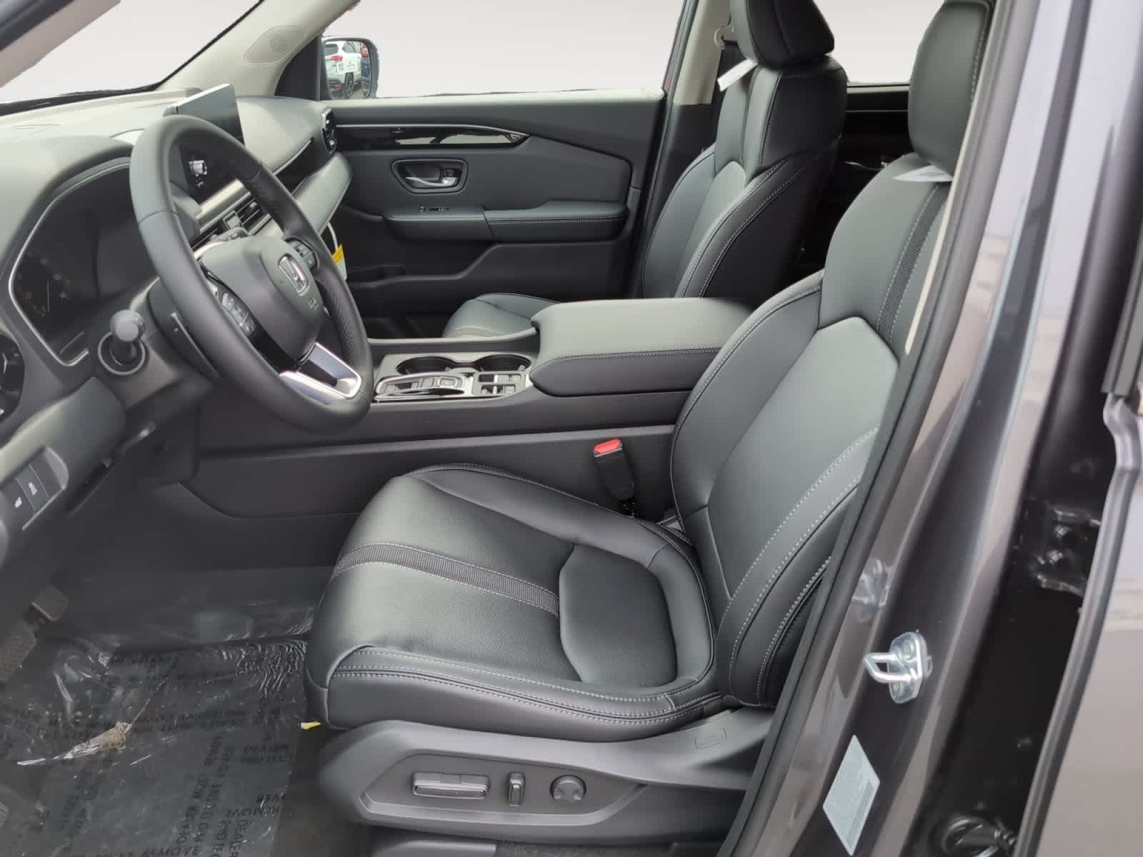 new 2025 Honda Pilot car, priced at $47,050