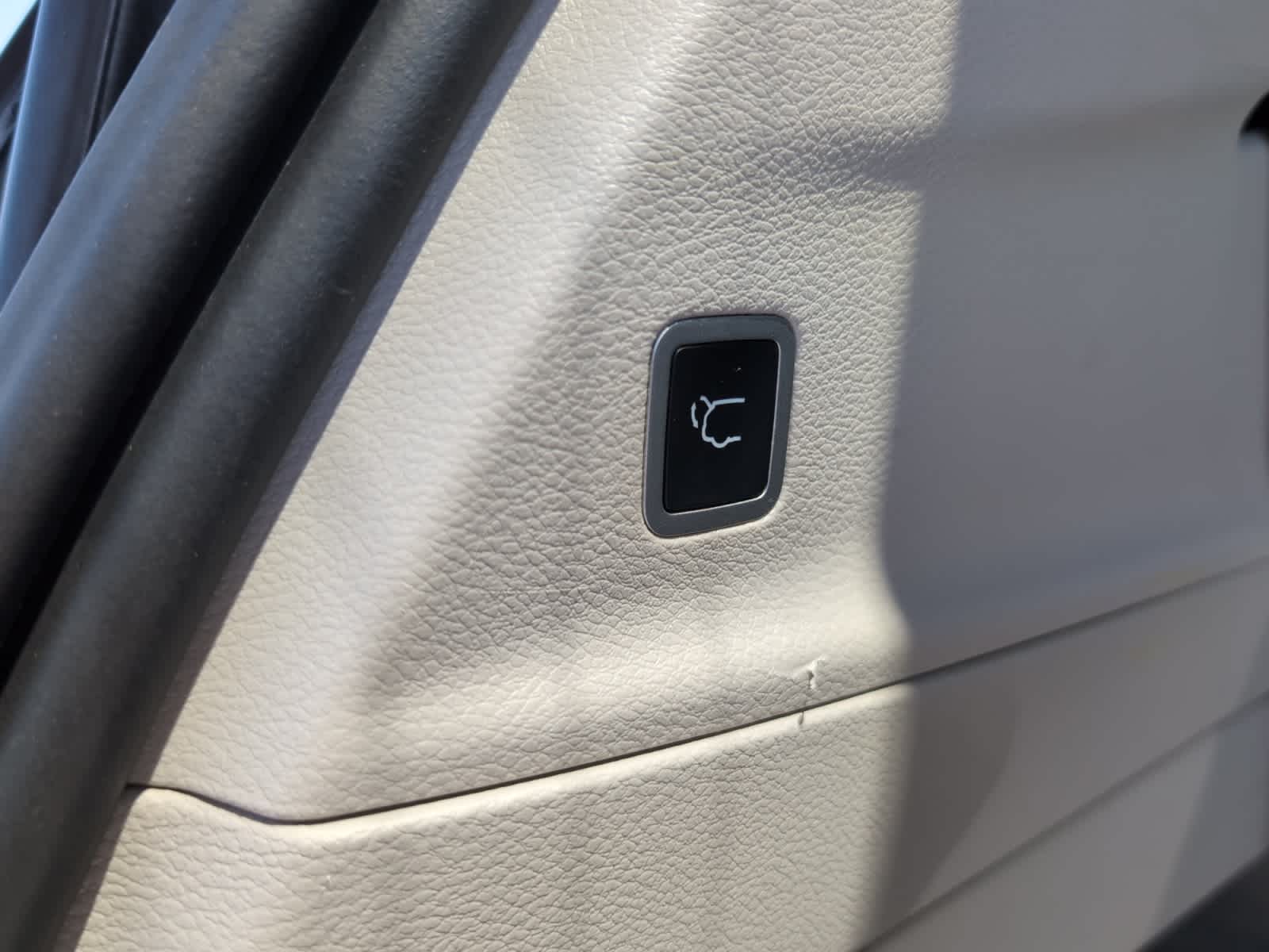 used 2023 Chrysler Pacifica car, priced at $28,498