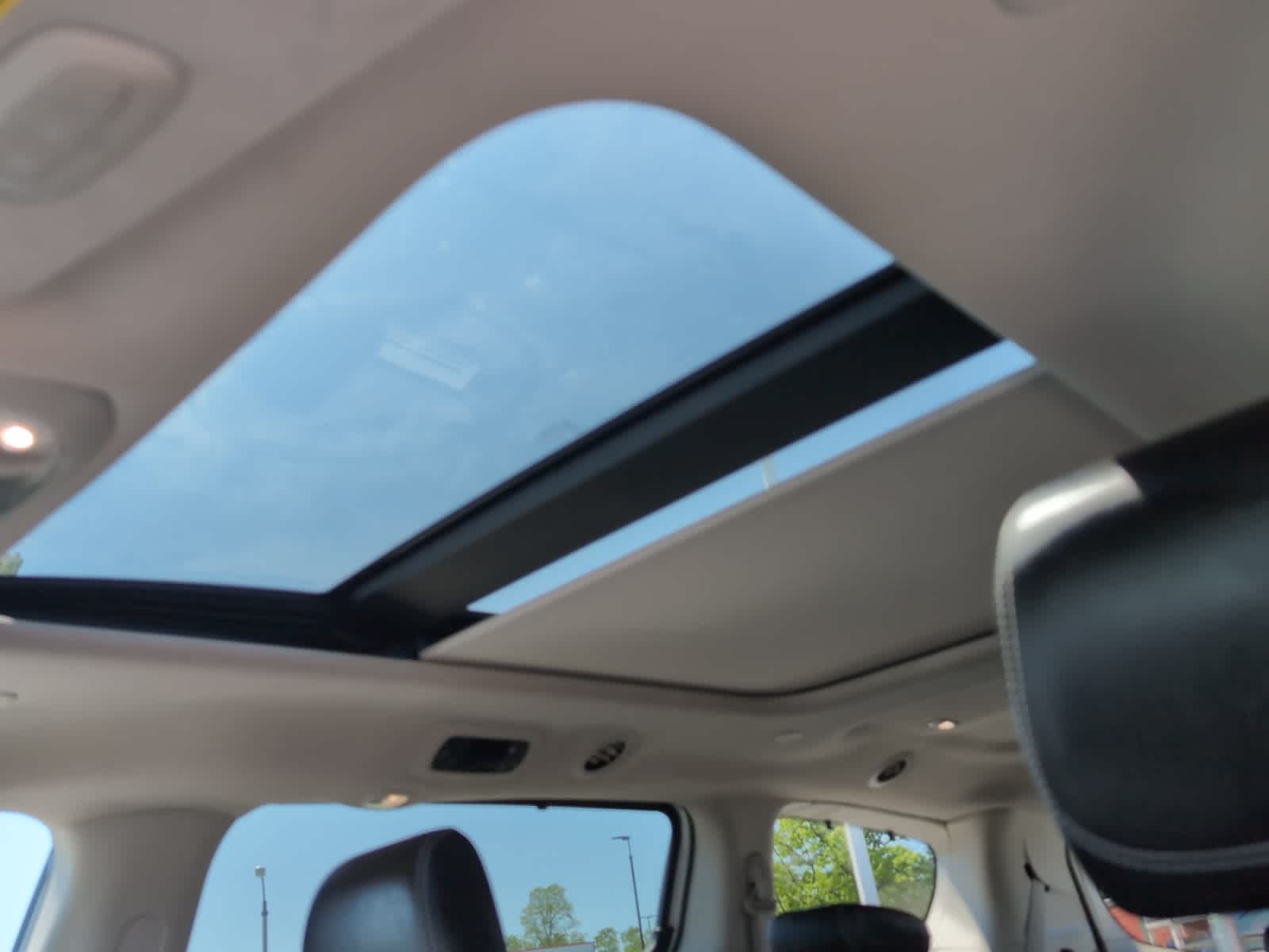 used 2023 Chrysler Pacifica car, priced at $28,498