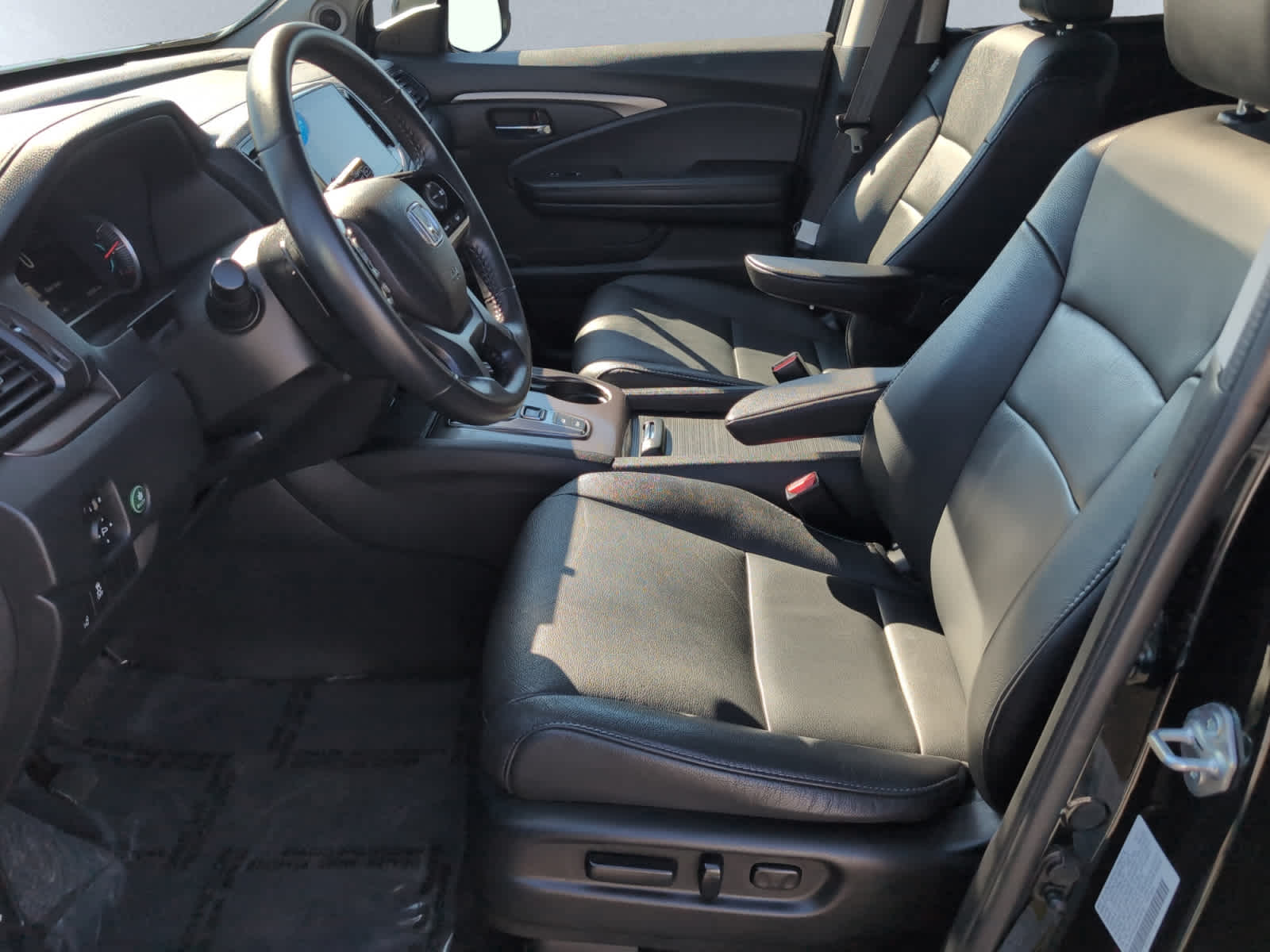 used 2022 Honda Pilot car, priced at $32,298