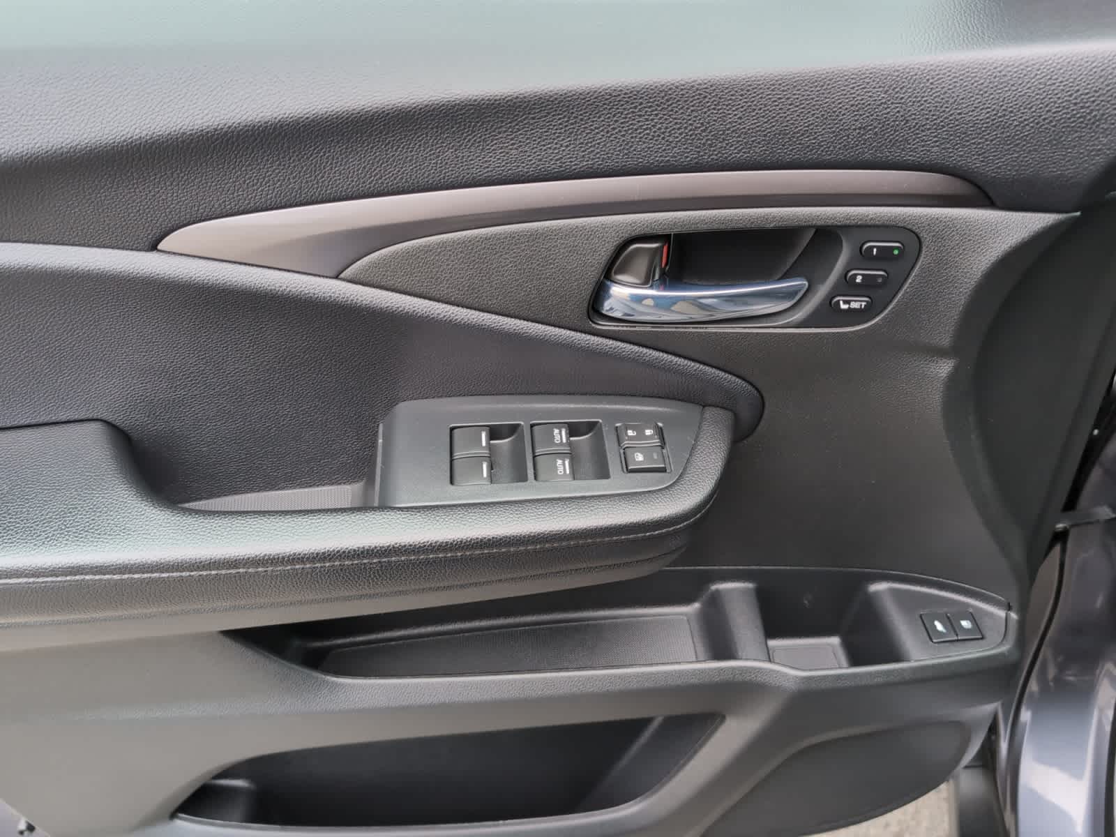 used 2022 Honda Pilot car, priced at $32,298