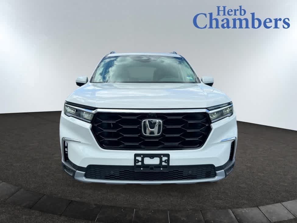 new 2025 Honda Pilot car, priced at $54,985