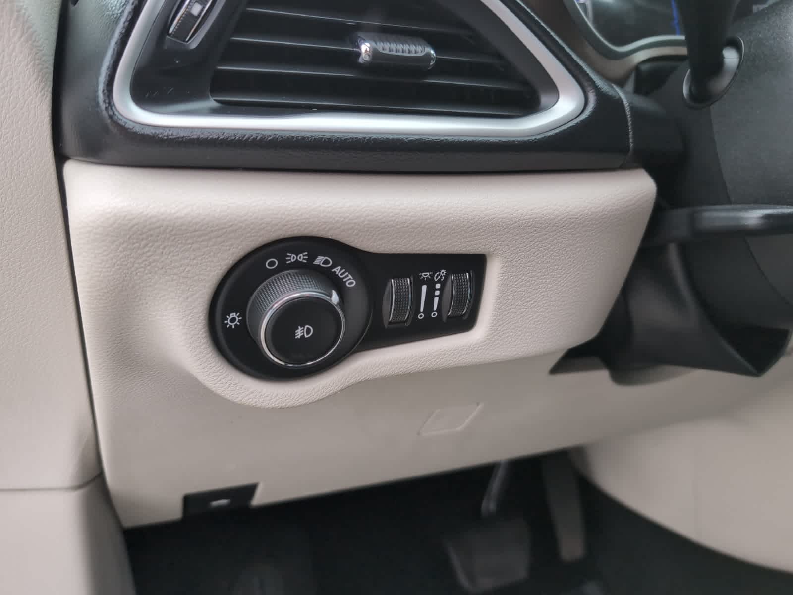 used 2019 Chrysler Pacifica car, priced at $20,998
