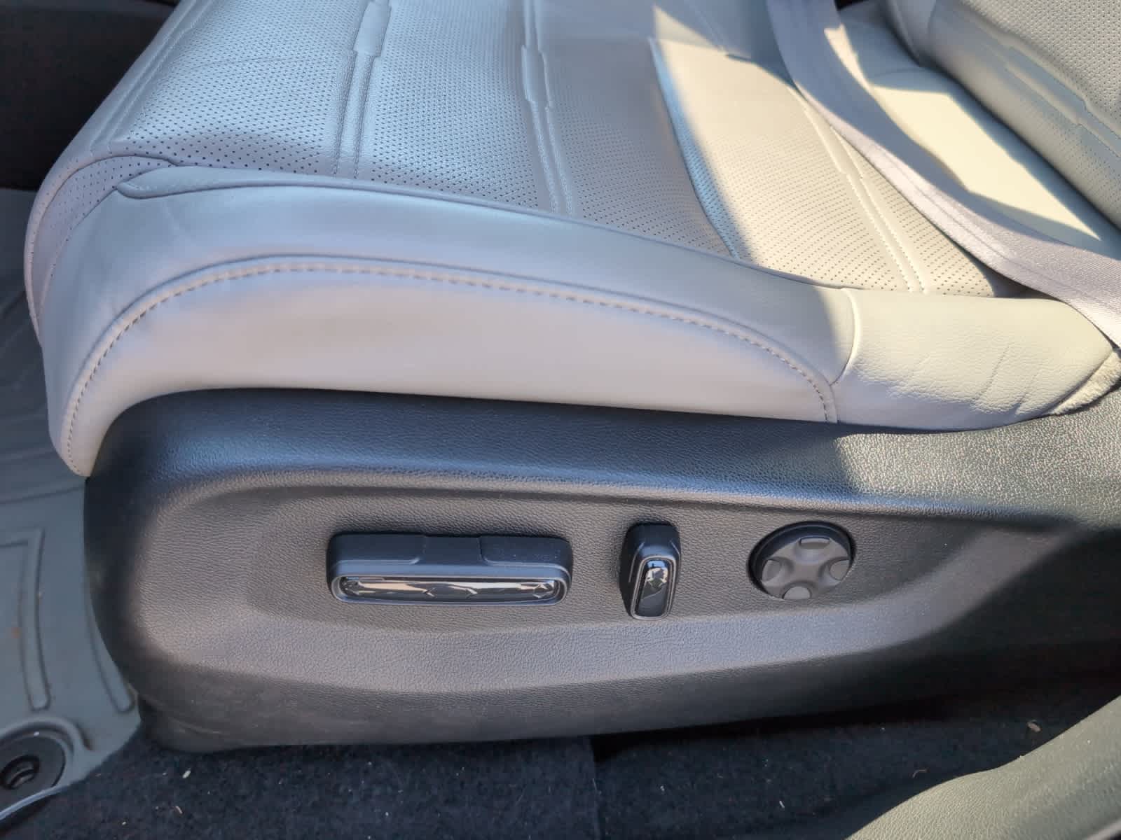 used 2020 Honda CR-V Hybrid car, priced at $28,698